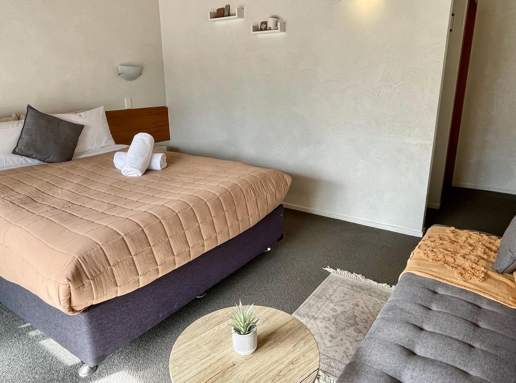 Resort Haruru Falls & Conference Centre 4*